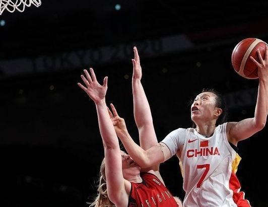 中国女篮vs比利时女篮半场结束
