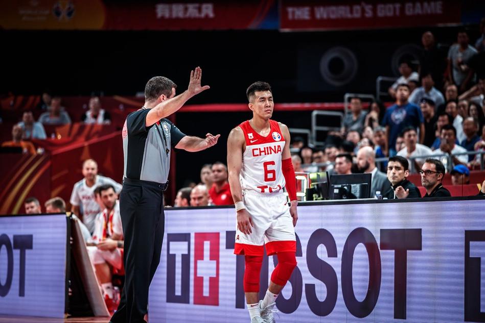 中国男篮总教练vs波兰