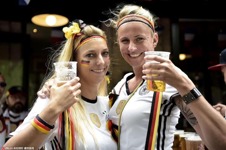 欧洲杯捷克美女球迷多吗