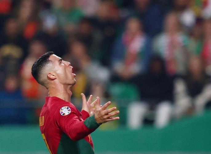 欧洲杯葡萄牙进球c罗的反应
